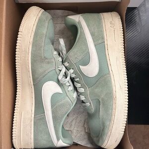 2022
Air Force 1'07 LV8 'Certified Fresh
- Enamel Green'